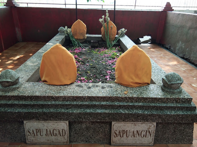 makam mbah sapu jagad dan sapu angin 