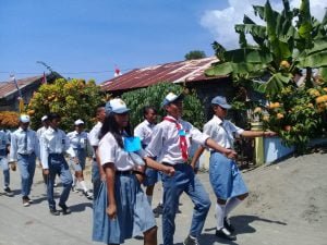 Peringati HUT RI ke 73  SMK N 2 Pulau Morotai dan SMP N 10 pulau Morotai Gelar Gerak Jalan Indah