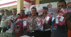 Asyik Nyabu Didatangi Polisi, Delapan Pemuda Pasrah Ditangkap