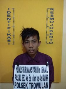 Curi HP Di Rumah Dinas Pemuda Asal Jombang Di Glandang Petugas