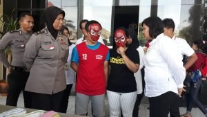 Buka Terapi Pijat Di Surabaya Berbasis Esek Esek, Pasutri Ini Tidur Di Penjara