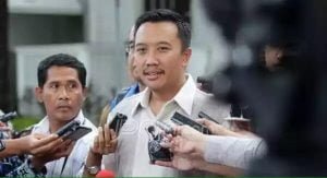 Menteri Pemuda Dan Olahraga, Imam Nahrawi Hentikan Liga Indonesia.