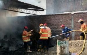 Gudang Kayu Di Pasuruan Dilalap Jago Merah