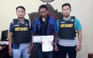 Perpanjang STNK, Warga Surabaya Malah Ditangkap Polisi