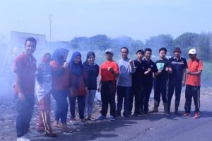 Jaga Kebersihan, Warga Lengkong Bersih-Bersih Desa