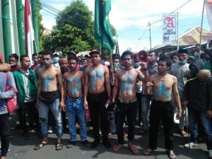 Protes Harga Kopra, Kali Ini Libatkan Dosen Dan Ribuan Mahasiswa