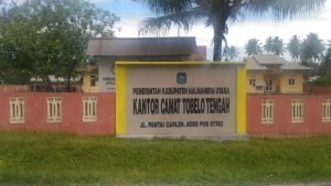 Pelayanan Publik Di Kantor Camat Tobelo Tengah Dipertanyakan Warga