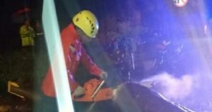 Mobil Wakil Bupati Tertimpa Pohon Tumbang