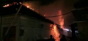 Rumah Di Wonocolo Dilalap Jago Merah