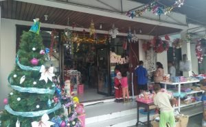 Pernak Pernik Natal Bermunculan Di Halut