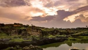 Pesona Wahana Wisata Telaga Perjaka Mojokerto