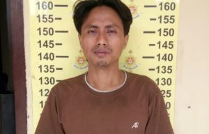 Asik Jualan Soto Pria Di Surabaya Dibekuk Petugas