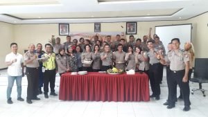 Ulang Tahun Ke-41, Kapolres Halut Dapat Kejutan Dari Anggota