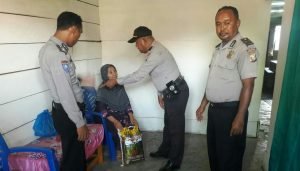 Peduli Terhadap Beban Masyarakat, Jajaran Polres Halut Berikan Bantuan