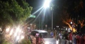 Ratusan Orang Geruduk Kantor Bupati Kediri