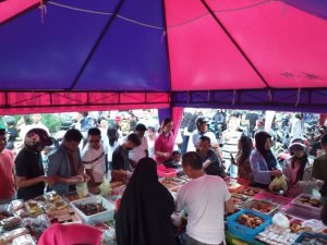 Di Bulan Ramadhan, Warga Berdatangan Ke Pantai Falajawa, Kenapa?