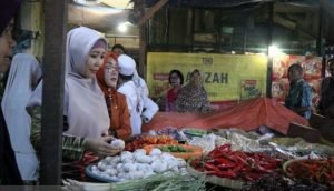 Pantau Harga, Wagub NTB Sambangi Pasar Roek Dan Mandalika