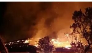 Diduga Rentetan Demo Di Jakarta, Polsek Tambelengan Dibakar Massa