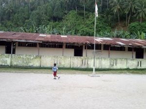 Proses Belajar Mengajar SDN Inpres Orimakurunga Bergantung Pada Cuaca