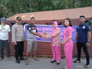 Bhayangkari Cabang Halsel Salurkan Bantuan