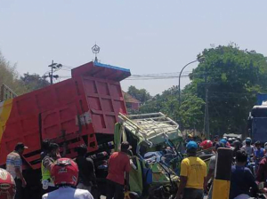 Tabrakan Maut Truk Fuso Dan Dump Truk, Begini Kondisi Terakhirnya