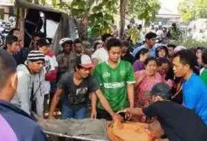 Di kira tertidur,  warga manduro ngoro hebohkan seluruh kampung