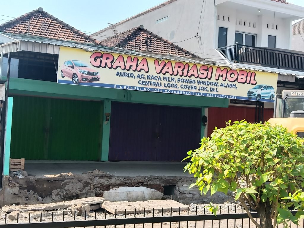 Proyek Senilai 9 Milyar Di Sooko, Bikin Toko Warga Tutup