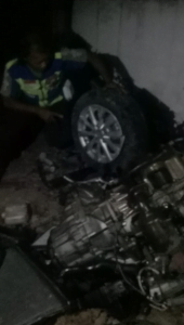 Video, Detik Detik Evakuasi Mobil Tertabrak Kereta Api