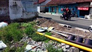 Rambu-rambu Dibiarkan Jadi Rosokan