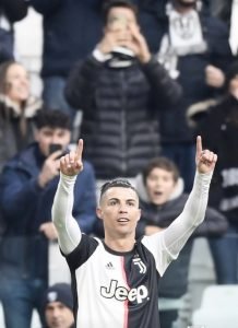 Wow! Ronaldo Bisa Beli iPod Sebanyak 3.793 Per Hari