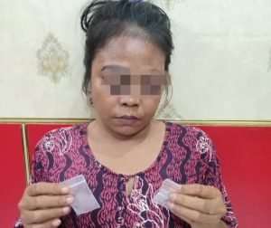 Emak Emak Ingin Pesta Di Surabaya, Malah Diamankan