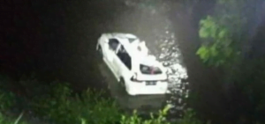 Mobil Terjun ke Dam Sungai Putih Blitar, Satu Meninggal