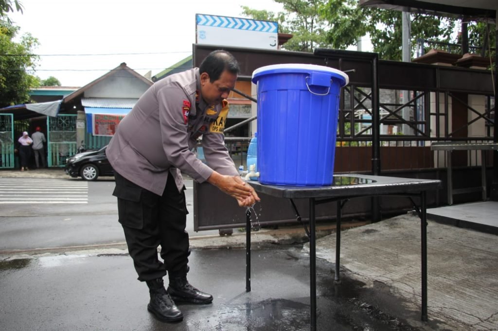 Cegah Penyebaran Virus Corona atau Covid-19 di Mako Polda Maluku Utara, Ini Langkah Sterilisasinya