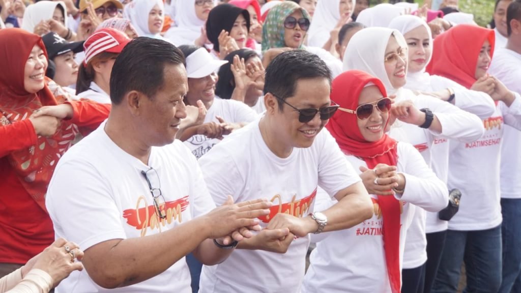 Cegah Virus Corona, Ning Ita Ajak Warga Mojokerto Raya Cuci Tangan Dengan Benar