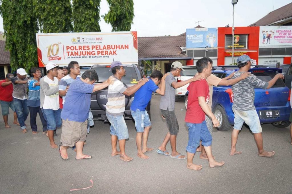 Ambyar, Kalangan Sabung Ayam Digrebek Polisi