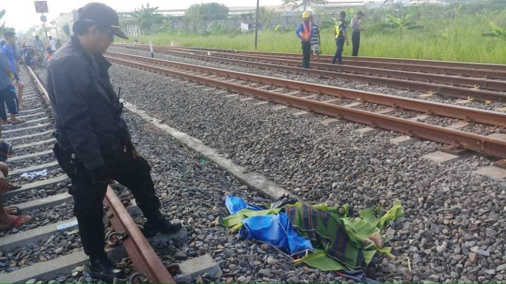 Pulang Dari Tambak, Warga Surabaya Disambar Kereta Hingga Tewas