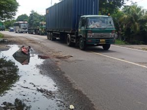 Rehab BBPJN Asal-asalan Jalan By Pass Balongbendo – Jombang Jadi Jeglongan Sewu.
