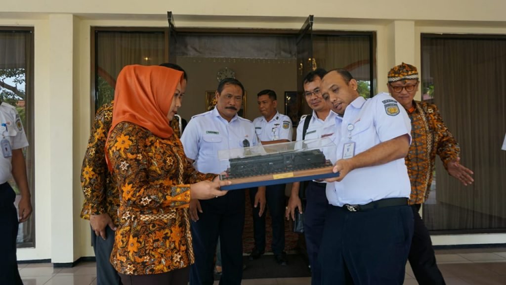 Ning Ita Sambut Baik Percepatan Transportasi Jalur Ganda PT KAI