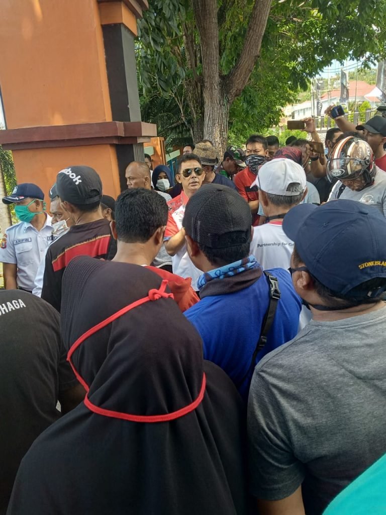 Masyarakat Bastiong Talangame Tolak BLK Ternate Jadi Karantina ODP Virus Corona (Covid-19)