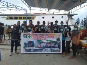 Satgas Yonarmed 9 Terus Sterilkan Penumpang Kapal Di Desa Guruapin