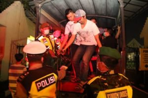 Tim Gabungan Amankan 65 Orang Langgar Jam Malam di Gresik