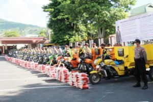 Kapolda Malut Bersama TNI Salurkan 5 Ton Beras Kepada Masyarakat Yang Membutuhkan