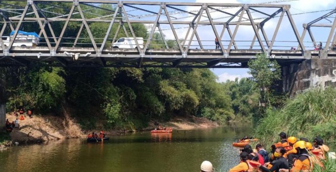 Wanita di Magetan Yang Lompat Dari Jembatan Ditemukan Tak Bernyawa