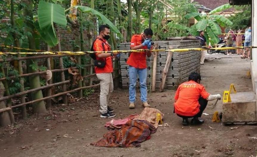 Diduga Anak Bunuh Ayah Kandung di Tulungagung Hebohkan Warga