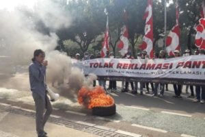 Tuntut Hentikan Reklamasi di Ancol Masa Gentar Demo