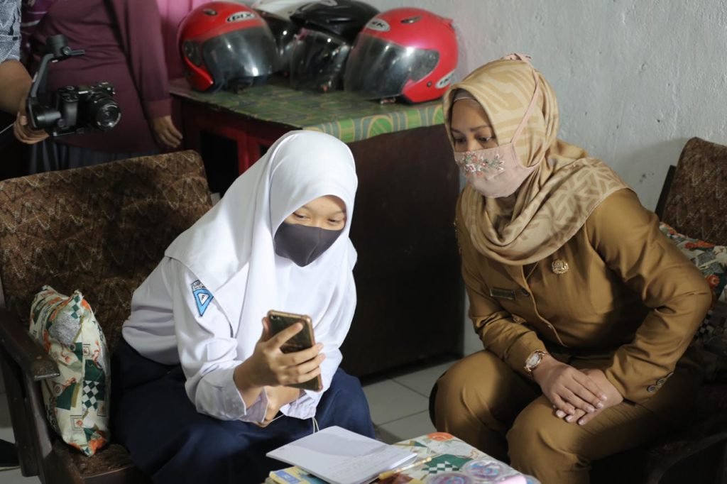 Paket Data Gratis Program Biar Rajin, Ditinjau Walikota Mojokerto