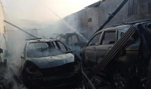 Honda Jazz dan Bengkel Audio Di Pasuruan Terbakar
