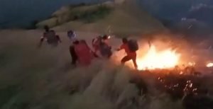 Lereng Gunung Penanggungan Terbakar Jalur Pendakian Ditutup