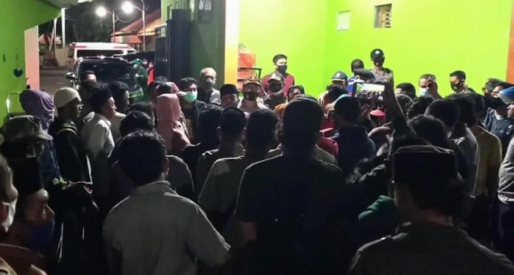 RSUD Waluyo Jati Probolinggo Digerudug Warga, Ini Sebabnya