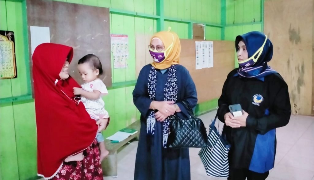 Sebelum Mendaftar Ke-KPU Halsel, Tim Khusus Perempuan Hello Humanis Berbagi Kebaikan Para Anak Yatim